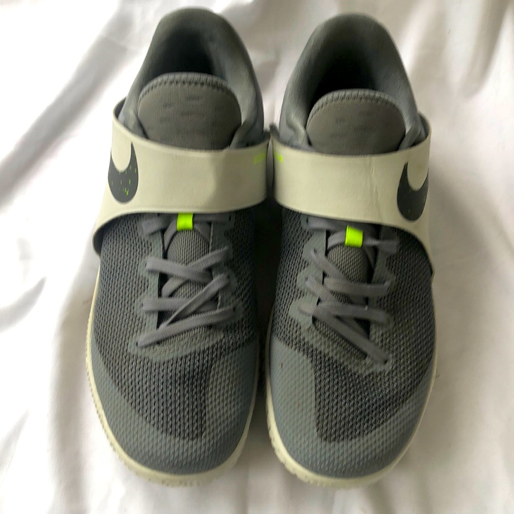 Nike Zoom Live basketball shoes Size 14